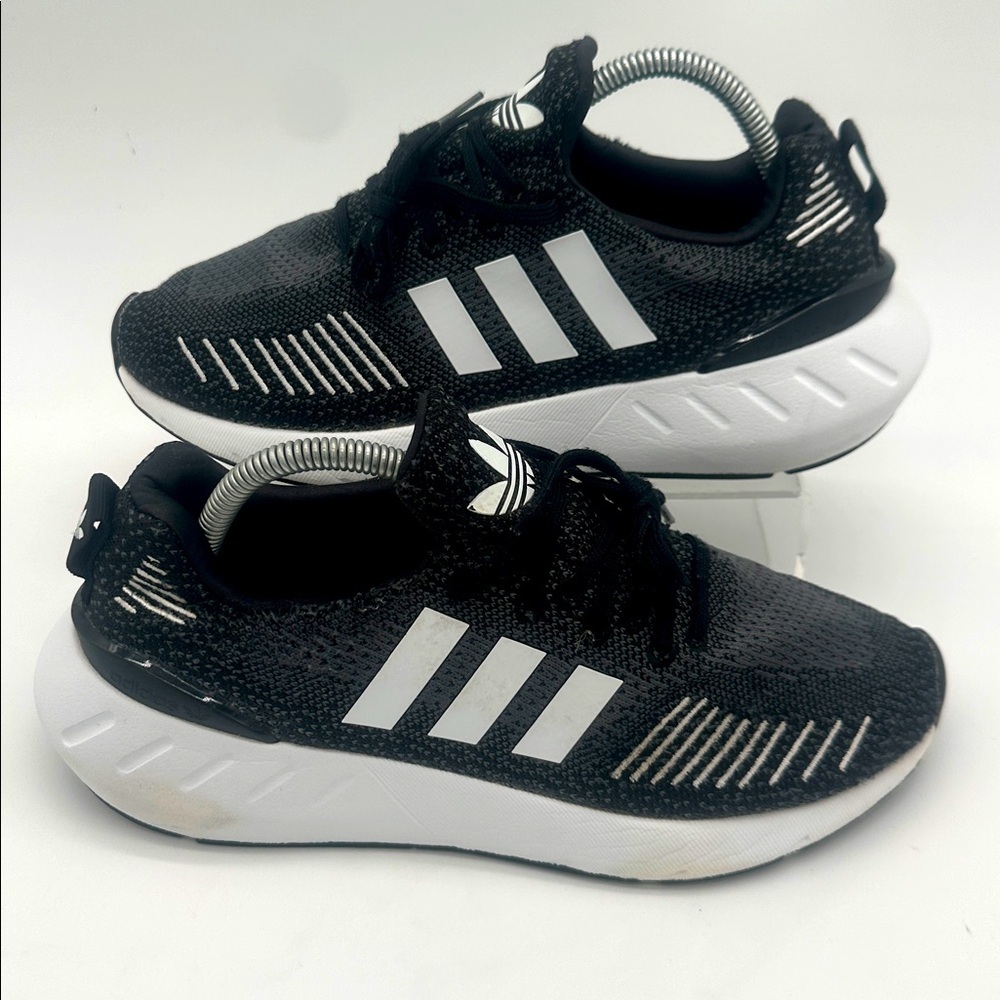 Adidas Swift Run 22 Women's Shoes Core Black-Gray-White GV7971 Size 8.5